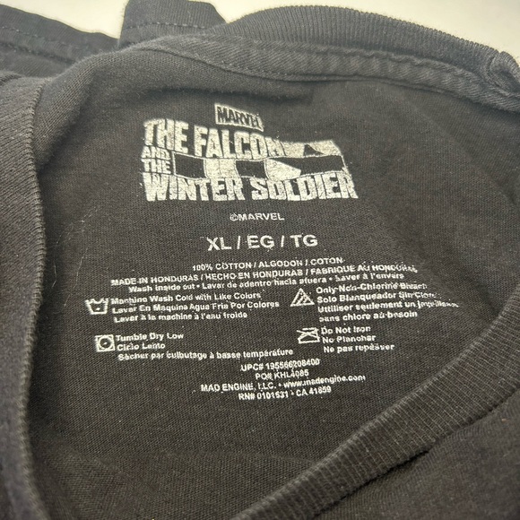 Marvel the Falcon and winter Soldier T shirt - Picture 3 of 6